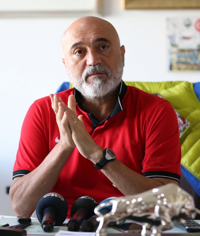 Çaykur Rizespor Teknik Direktörü Karaman: