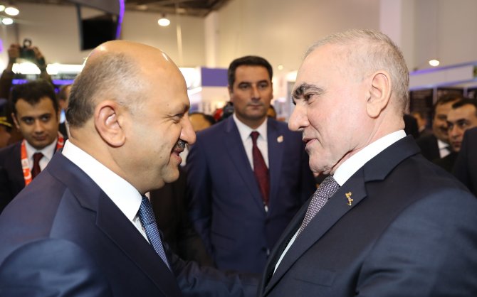 Milli Savunma Bakanı Işık Azerbaycan'da