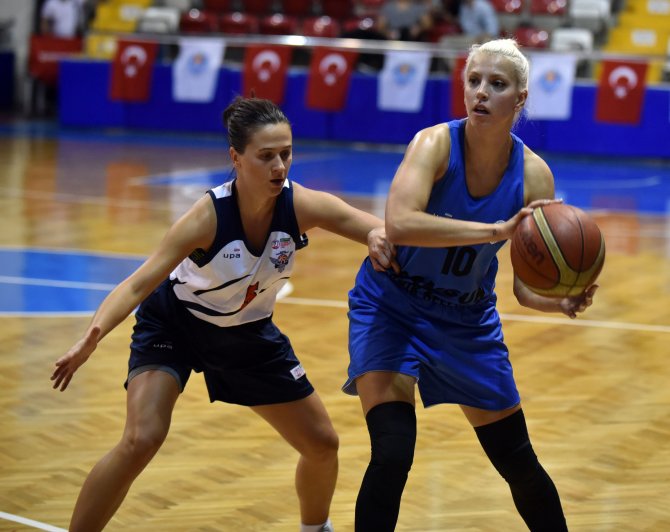 Kadınlar Özgecan Basketbol Turnuvası