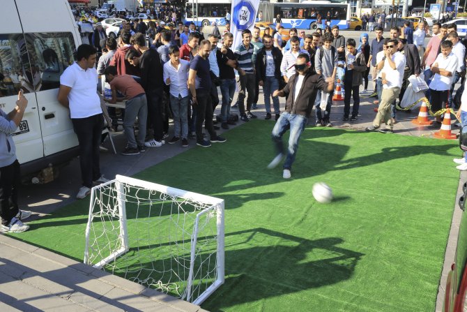"Gör, öğren, yaşa" yöntemiyle hayatta kalma dersi
