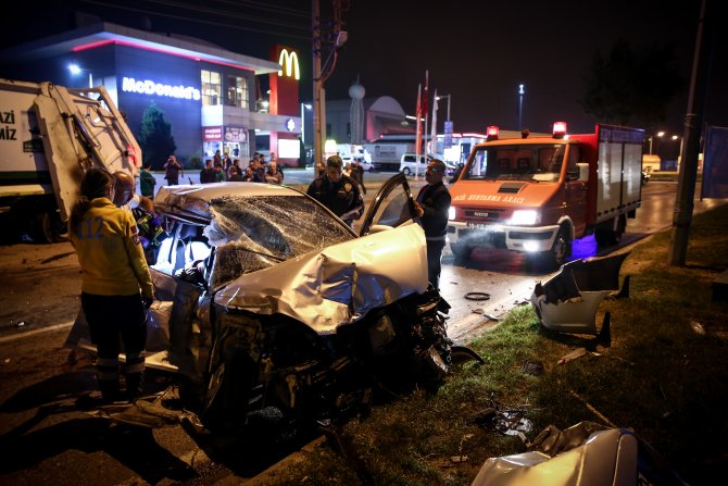 GÜNCELLEME - Bursa'da trafik kazası: 3 ölü