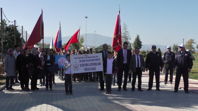 Öğrenciler osteoporoza dikkat çekmek için yürüdü