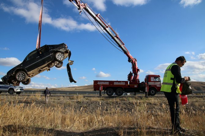 Şarkışla'da trafik kazası: 3 yaralı