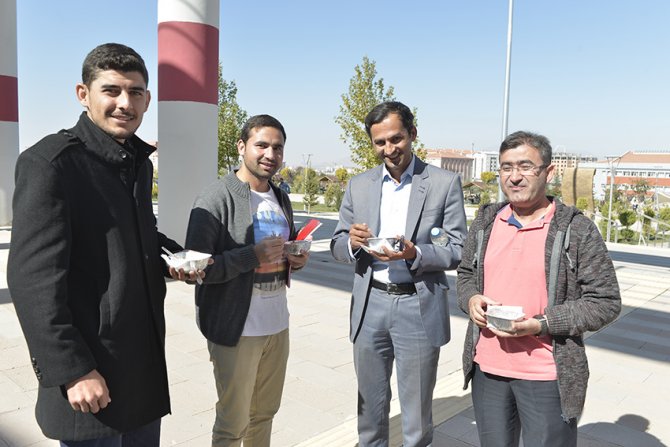 KMÜ'de aşure etkiniği