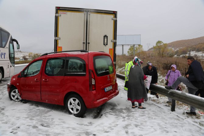 Bolu'da kar yağışı kazalara neden oldu