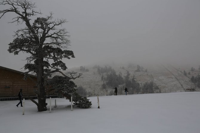 Bolu'da kar yağışı