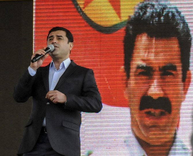 İfade vermeye gitmeyen HDP'lilere operasyon