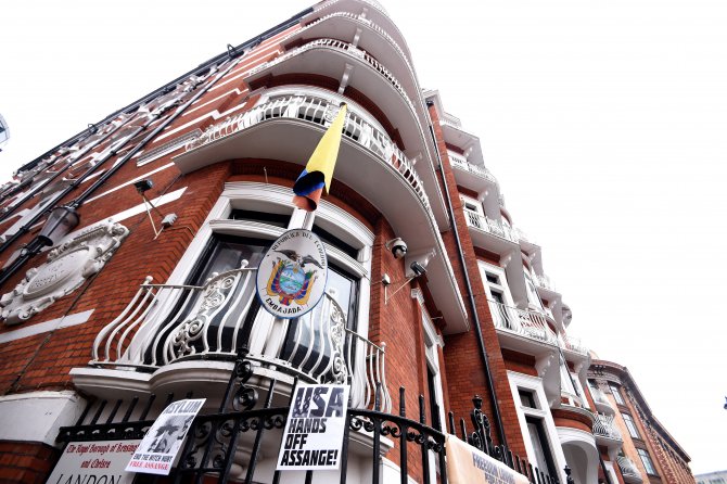 Julian Assange, Londra'da sorgulandı