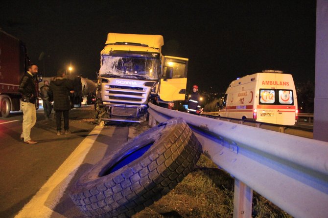 Kocaeli'de zincirleme trafik kazası: 2 yaralı