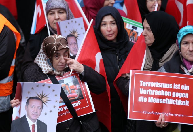 GÜNCELLEME - Brüksel'de "Teröre Lanet, Demokrasiye Davet" gösterisi