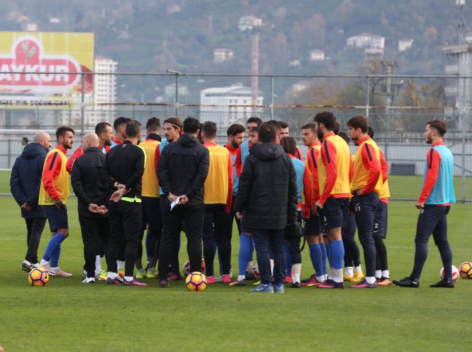 Çaykur Rizesporlu Kweuke'nin eşi kaza geçirdi