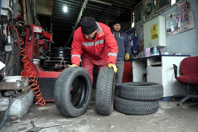 Lastikçilerde "kış lastiği" mesaisi