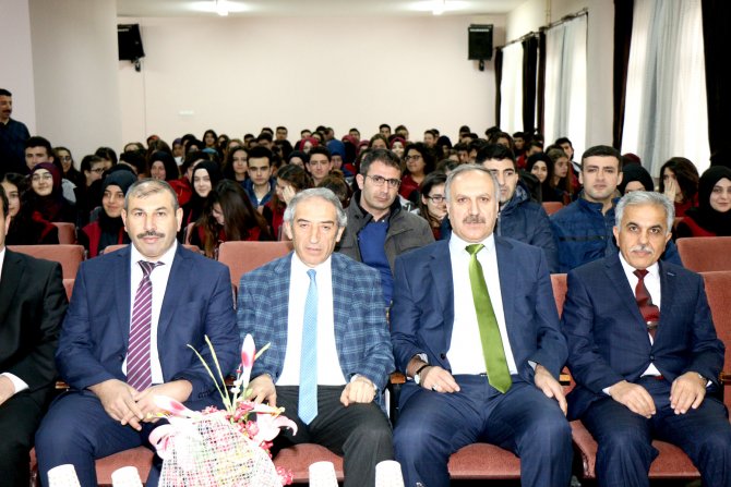 Sivas'ta "Felsefe ile Düşünmek" söyleşisi