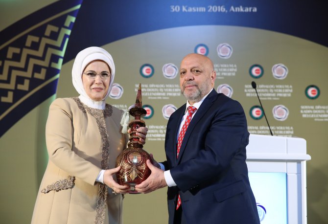 "Sosyal Diyalog Yoluyla Kadın Dostu İş Yerlerini Belgelendirme Projesi"