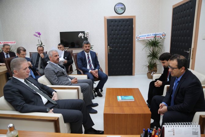 Vali Gül, kurumları ziyaret etti