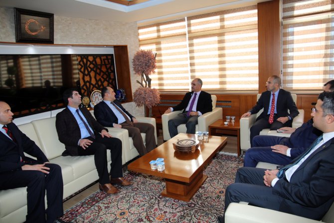 Vali yardımcılarından veda ziyaretleri