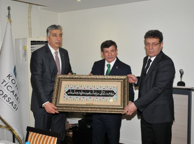 Eski Başbakan Davutoğlu KTB'yi ziyaret etti