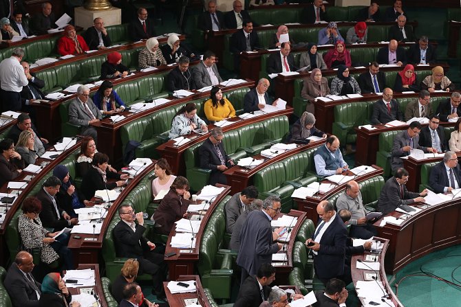 Tunus'ta 2017 bütçesi onaylandı