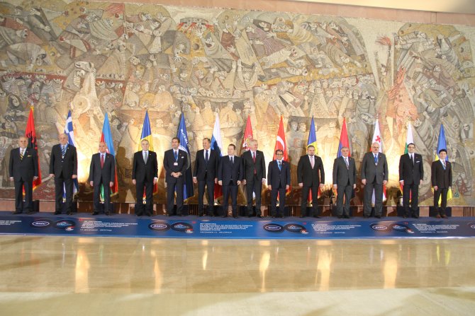 KEİ Dışişleri Bakanları Konseyi Sırbistan'da toplandı