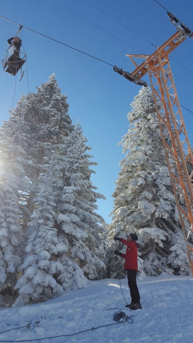Uludağ'da telesiyej halatı koptu