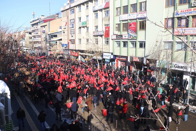 Bingöl'de "Şehitlere Saygı ve Milli Birlik Yürüyüşü"