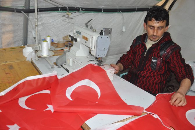 Suriyelilerden Samsun'a 30 bin Türk bayrağı