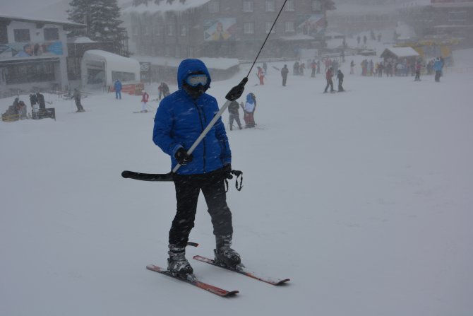 Uludağ'da kar kalınlığı 255 santimetre