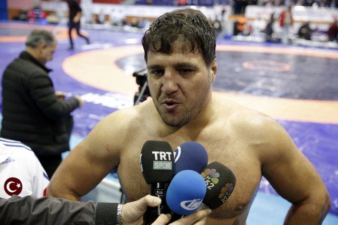 İki farklı kültürün güreşçileri karşılaştı