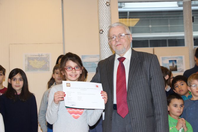 Paris'te Türkçe diploma töreni