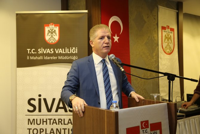 Vali Gül, muhtarlarla bir araya geldi