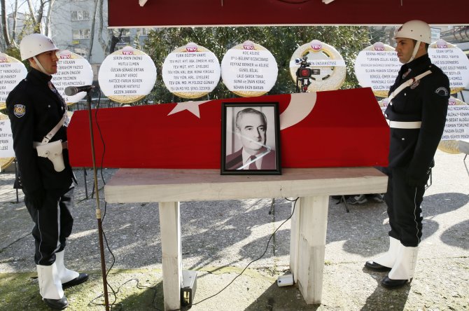 Eski Dışişleri Bakanı Halefoğlu, son yolculuğuna uğurlandı