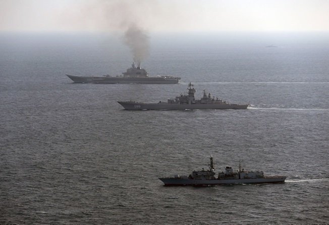 İngiltere'den Rus gemilerine yakın takip