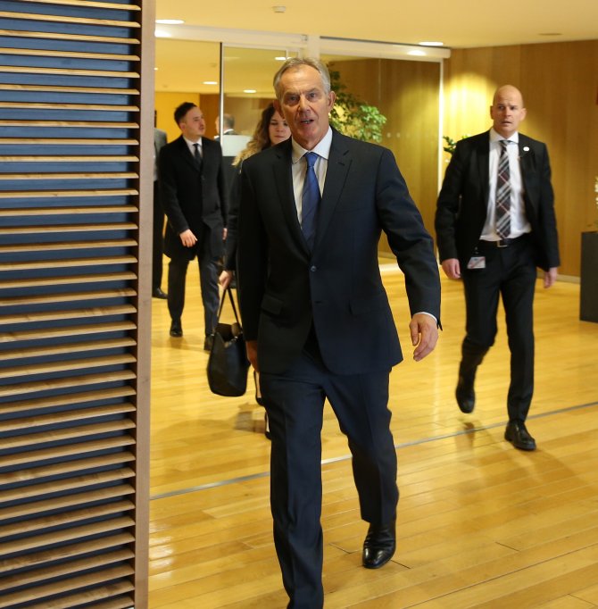 Juncker, Blair ile görüştü