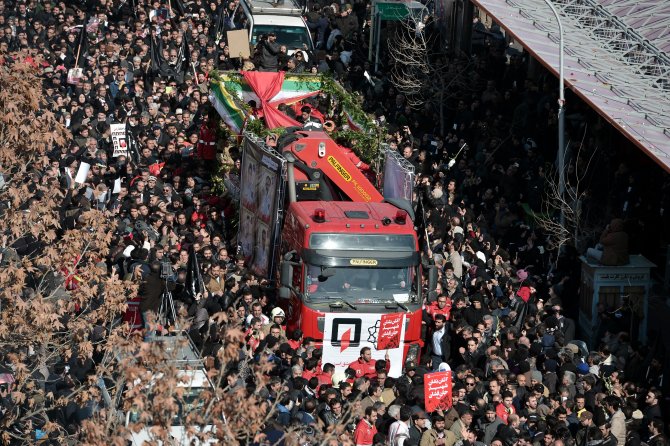 İran'da 17 katlı iş merkezinin çökmesi