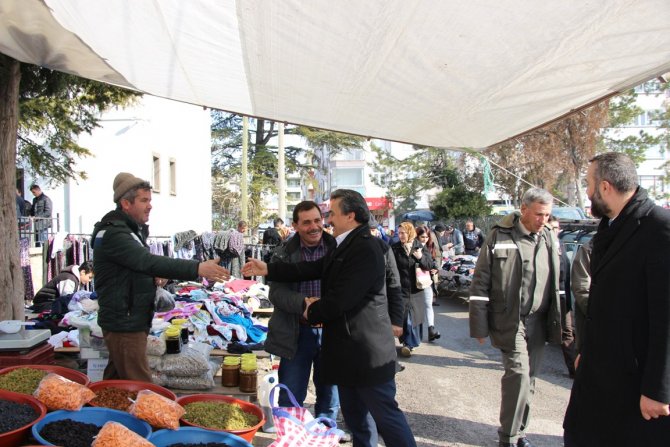 Başkan Tutal, pazarcı esnafıyla buluştu