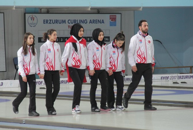 Curlingde tarihi başarı