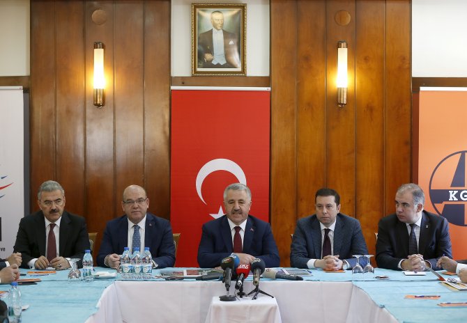 Ulaştırma Bakanı Arslan İzmir projelerini anlattı