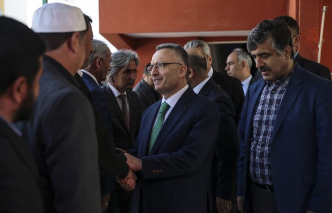 Bakan Ağbal, şehit ailelerini ziyaret etti