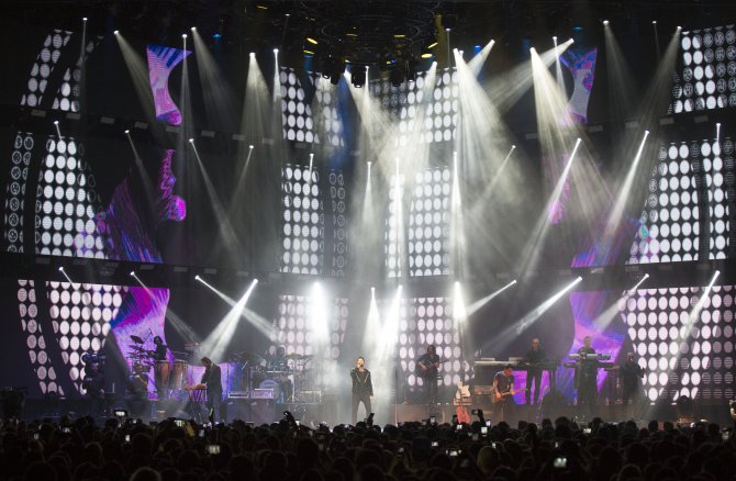 Tarkan, Darüşşafaka yararına konser verdi