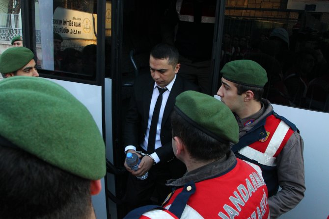 Tutuklu eski binbaşıdan "çelişkili ifade"