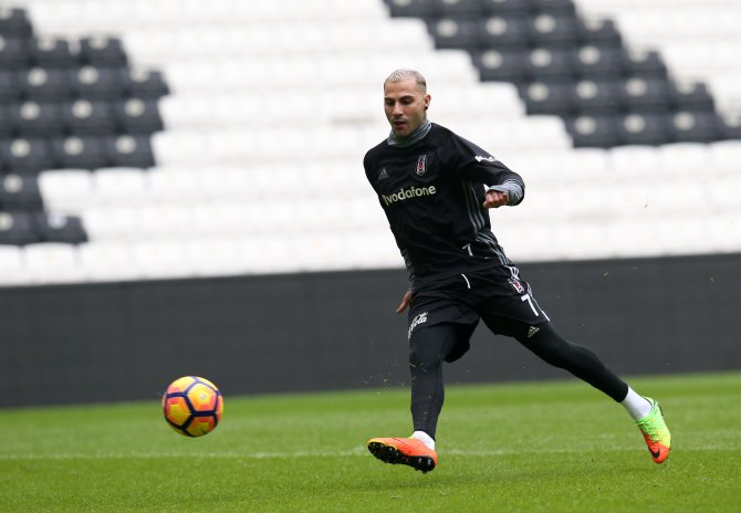 Beşiktaş'a Caner ve Demba Ba'dan iyi haber