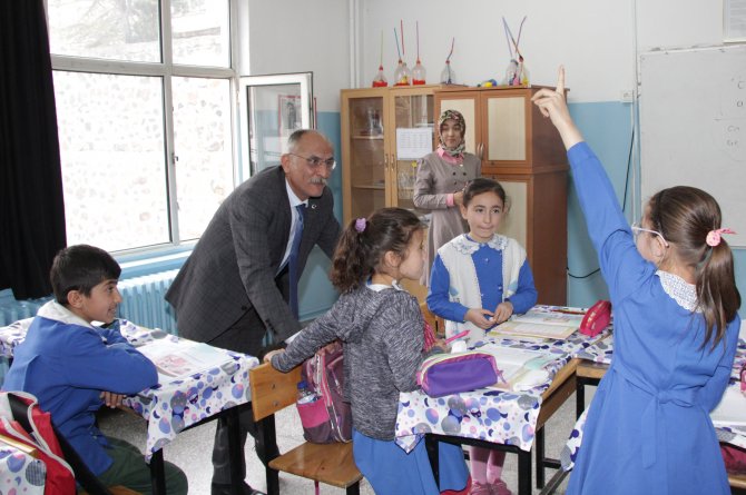 Milli Eğitim Müdürü Bilgiç'ten Suriyeli öğrencilere ziyaret