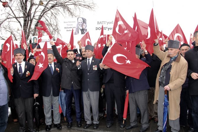 Hollanda'ya tepkiler