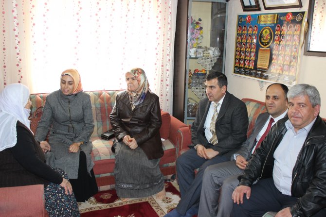 Şahiner ve Özaltun şehit ailelerini ziyaret etti
