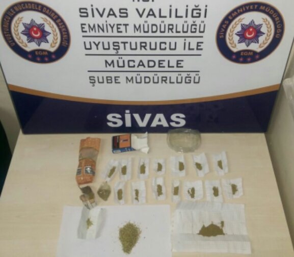 Sivas'ta kaçak içki ve uyuşturucu operasyonları