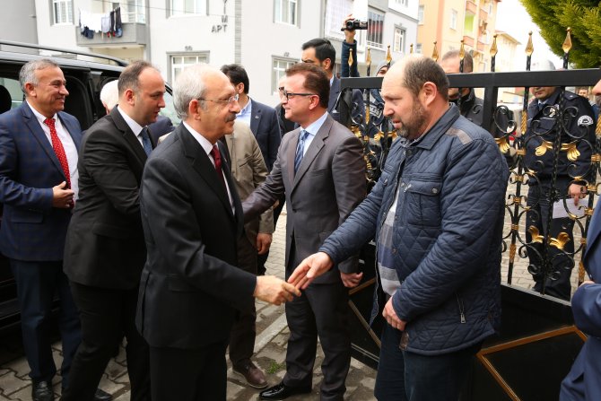 Kılıçdaroğlu'ndan şehit ailesine ziyaret