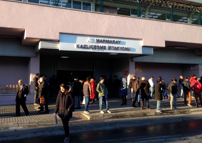 Marmaray seferleri bir süre yapılamadı