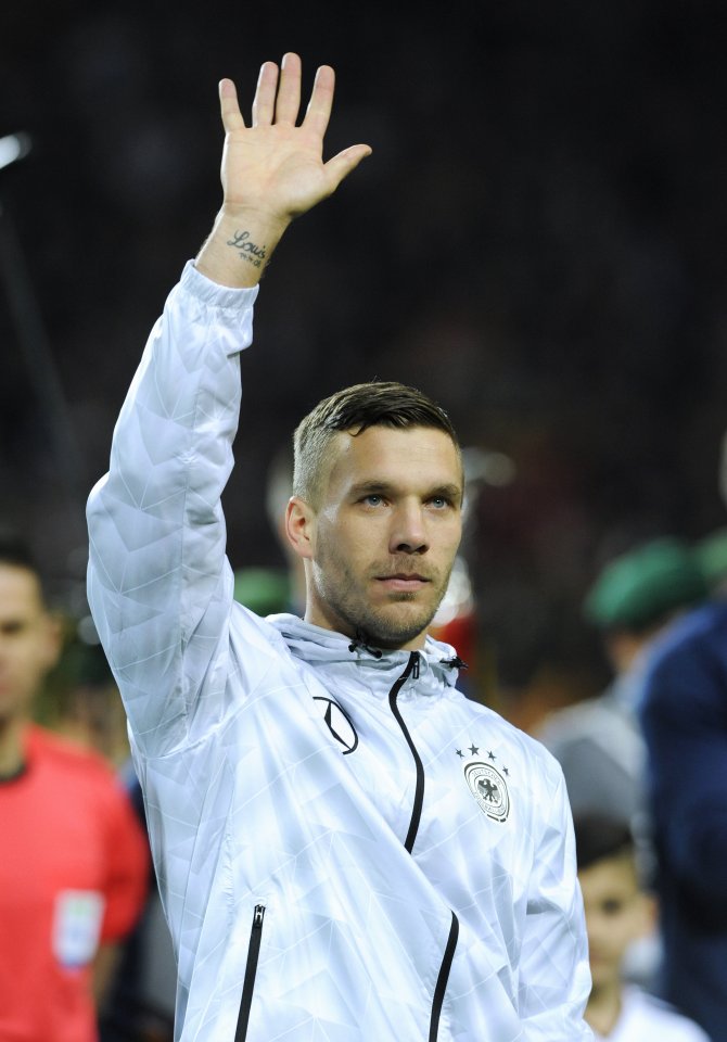 "Podolski'nin veda maçı"nda Almanya İngiltere'yi yendi
