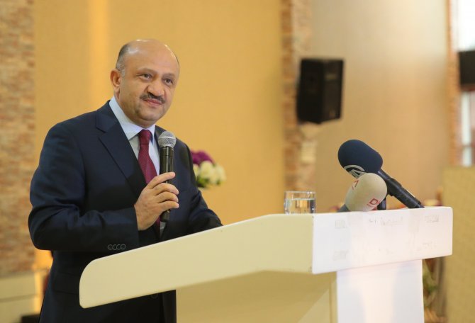 Milli Savunma Bakanı Işık, doktorlarla buluştu