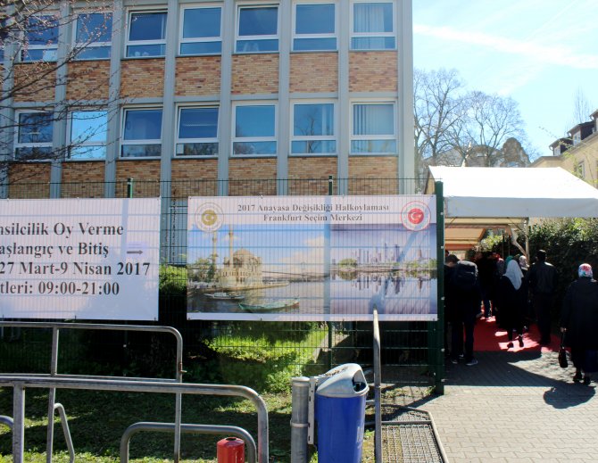 Frankfurt'taki Türkler sandık başında